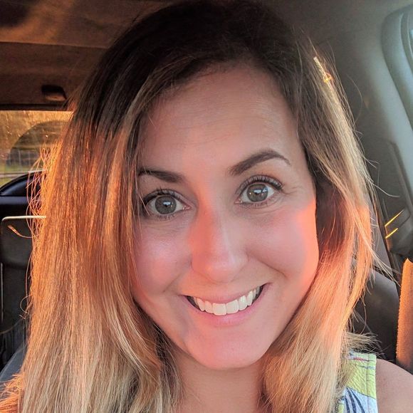 Meet your Posher, Jennifer - Picture 1 of 1